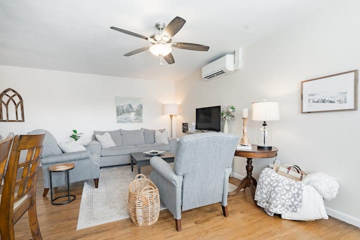 The Candler Station Town Square: Suite Two - Blairsville, GA