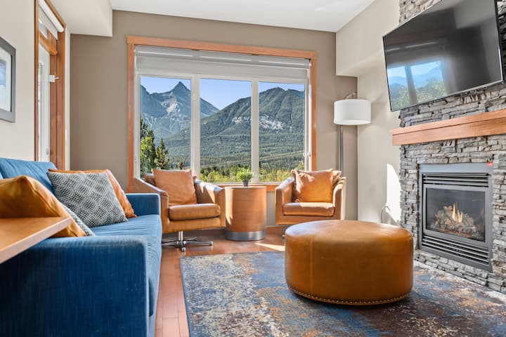 ⭐Hottub+pool⭐ Epic🏔views 2kingbeds+gas🔥place - Canmore