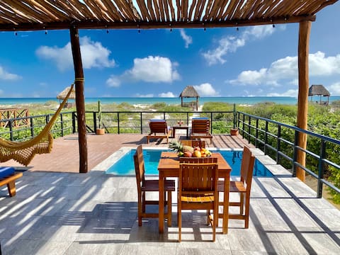 Beachfront Casa Amarilla w/ Pool & Rooftop