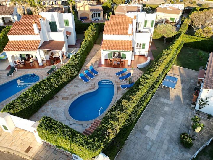 Villa Lola: Seaviews, Private Pool & Lush Yard - Minorca