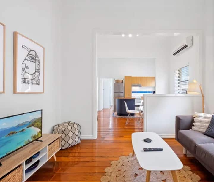 Artful New Farm Apt, Steps To James St & River - Brisbane