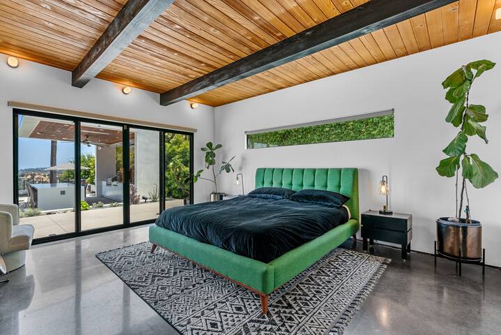 Modern Oasis in the Hills: Saltwater pool + Spa gallery image 3