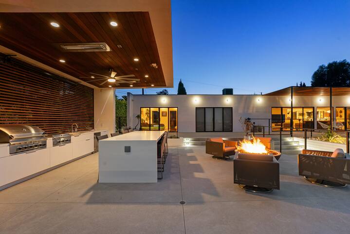Modern Oasis in the Hills: Saltwater pool + Spa gallery image 5