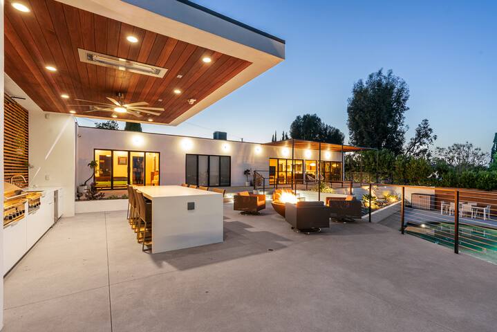 Modern Oasis in the Hills: Saltwater pool + Spa gallery image 2