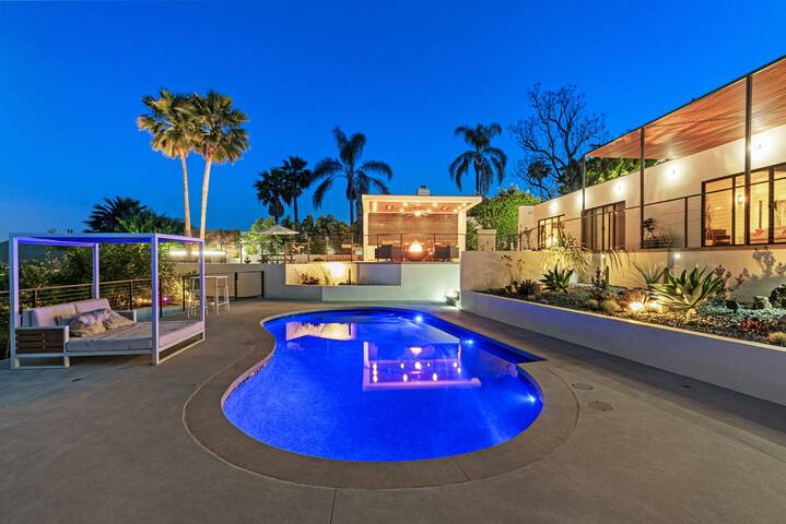 Modern Oasis in the Hills: Saltwater pool + Spa