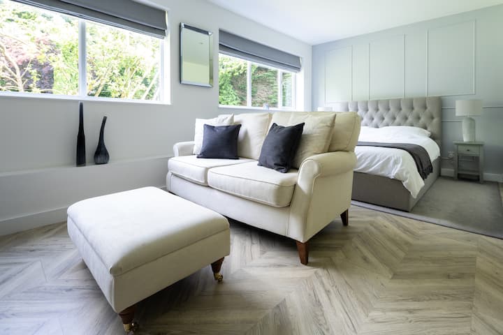 The Annex Surrey Hills Sunbeds Aircon - ゴダルマイニング