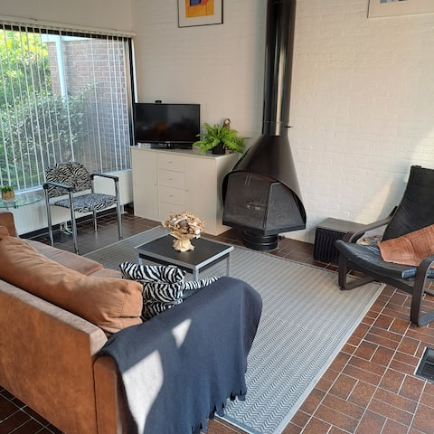 4-room bungalow on lake near North Sea beach