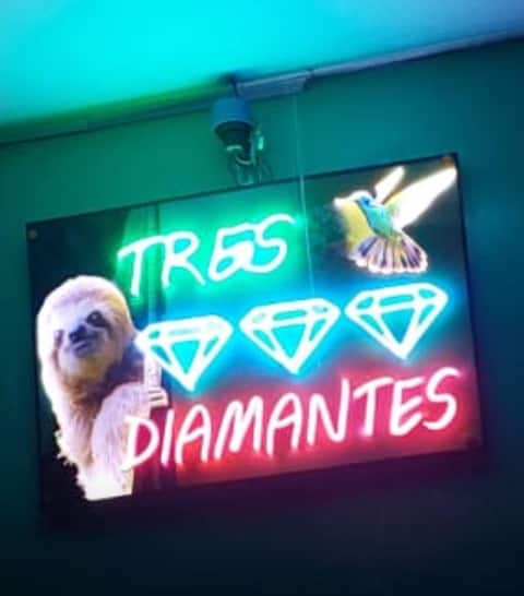 Three Diamonds, Costa Rica