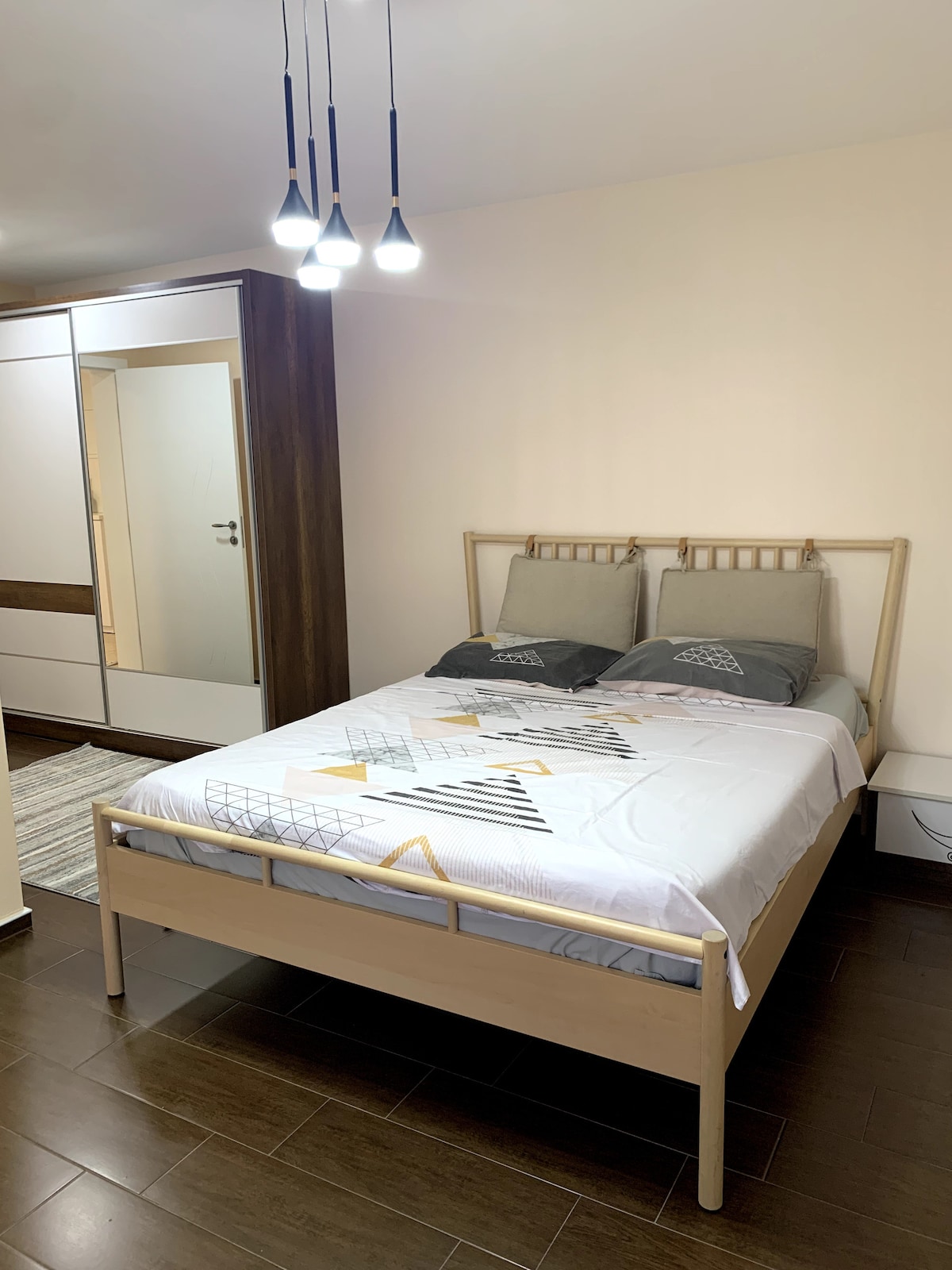 საძინებელი 1