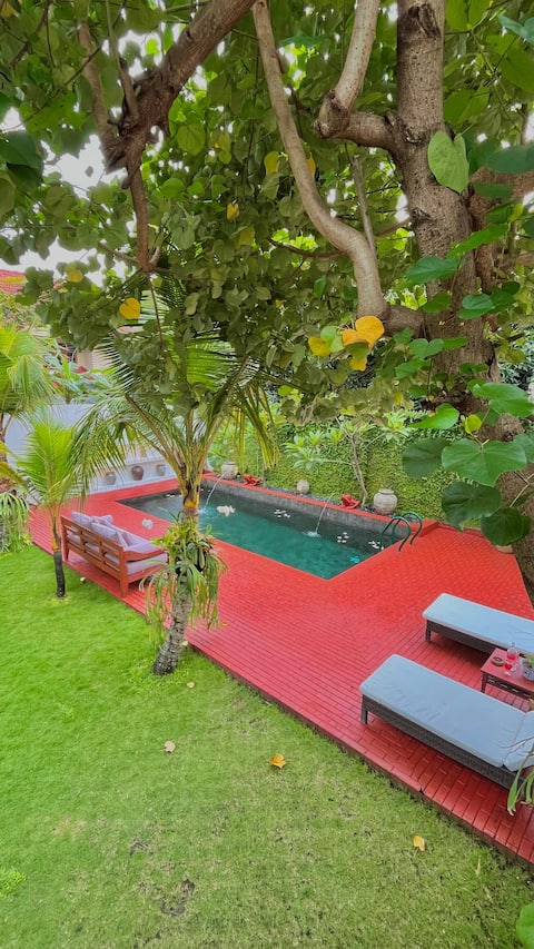 The Megatruh:  family villa in Jakal sleeps 30