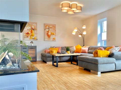 Luxurious vacation home on the North Sea with fireplace