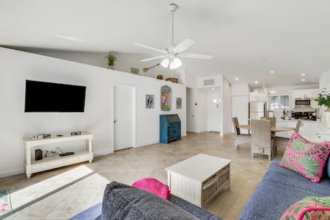 Popular Airbnb listing: PGA National Getaway | Cozy Club Cottage in Palm Beach Gardens