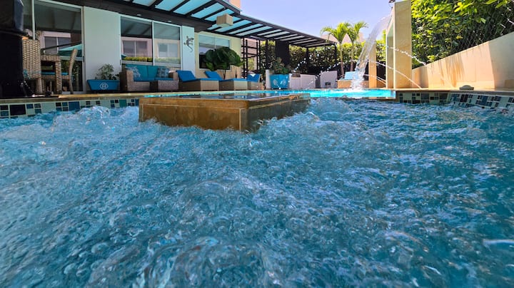 Preciosa Casa Con Piscina Privada - Ricaurte