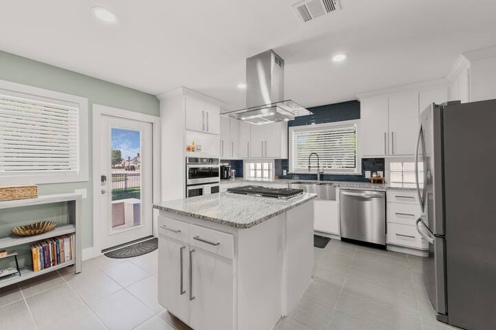 Preston Hollow Retreat gallery image 3