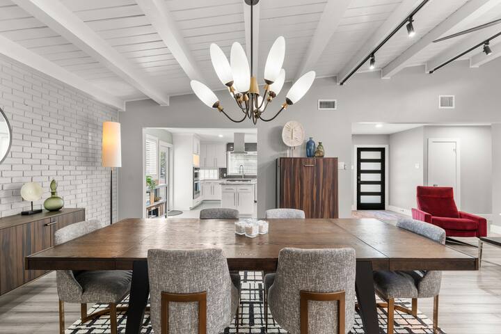 Preston Hollow Retreat gallery image 4