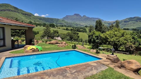 Nyati Valley Berg House, Champagne Castle