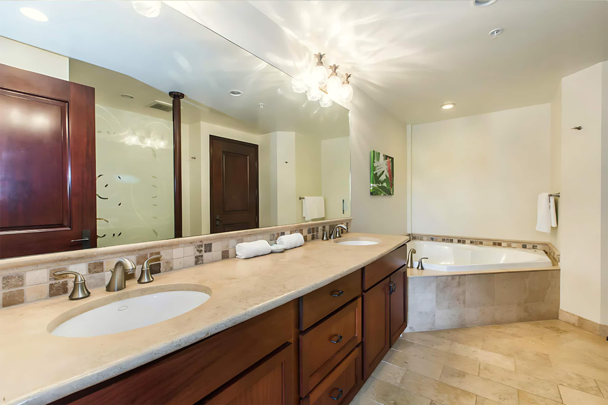 Condo in Kapaa · ★4.88 · 2 bedrooms · 3 beds · 3 baths - Photo 10