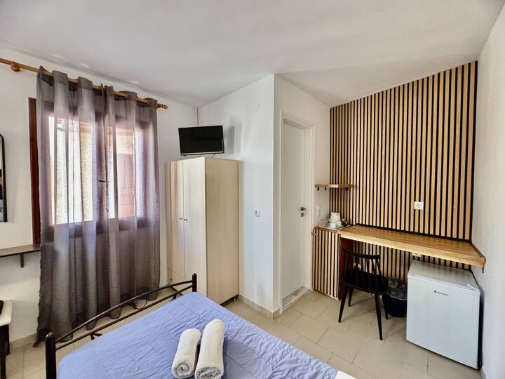 Villa Dima  Standard Double Room | Perissa Beach - Santorini