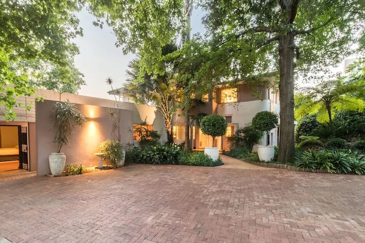 Loeriesnest 1 - Studio Near Tuks Loftus Affies - 普勒托利亞