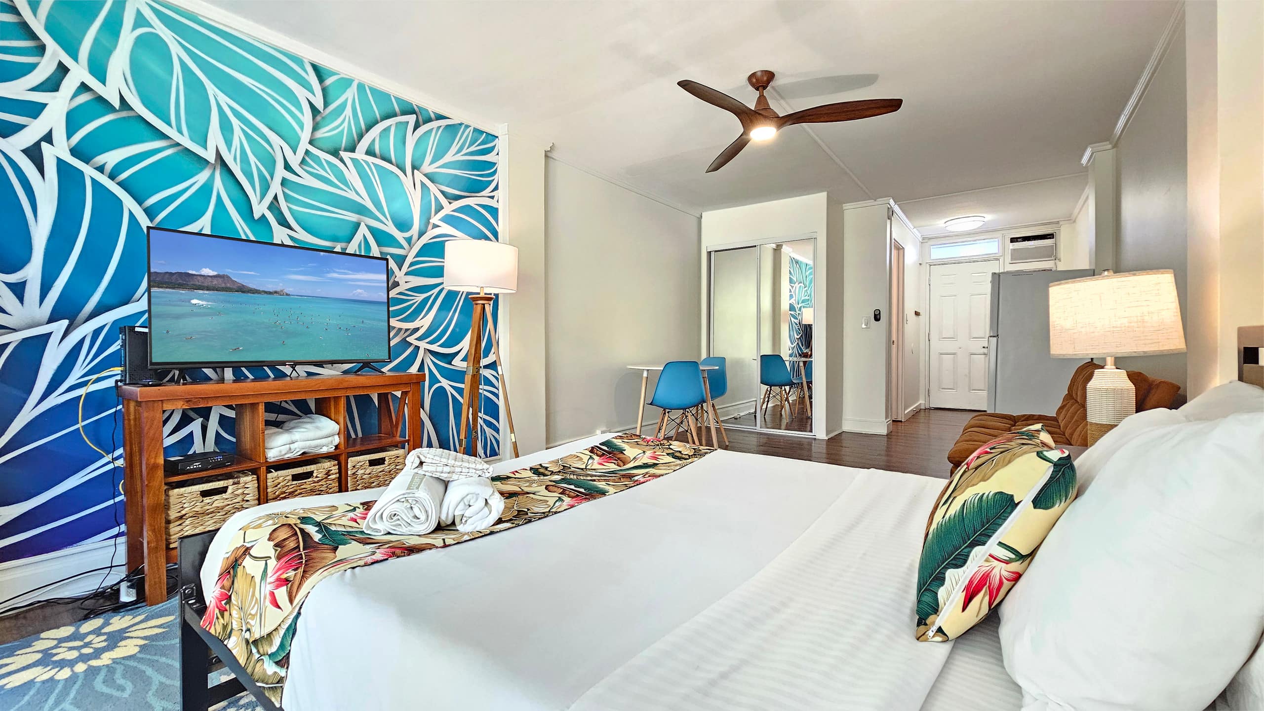 2413 401 Central Waikiki Living for Remote Workers - Image 2