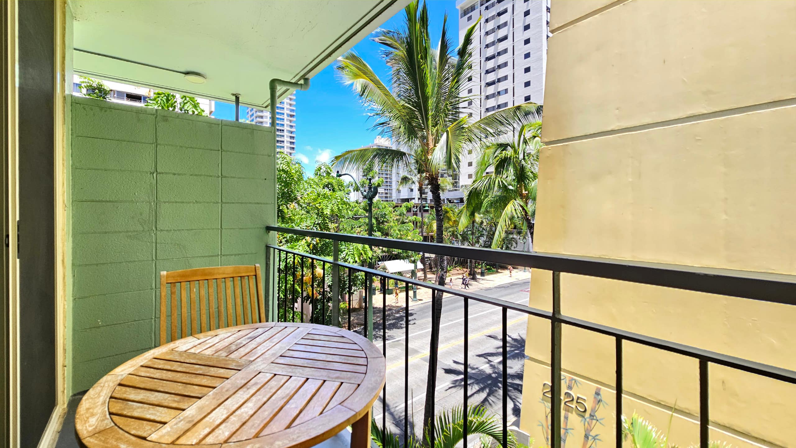 2413 401 Central Waikiki Living for Remote Workers - Image 13