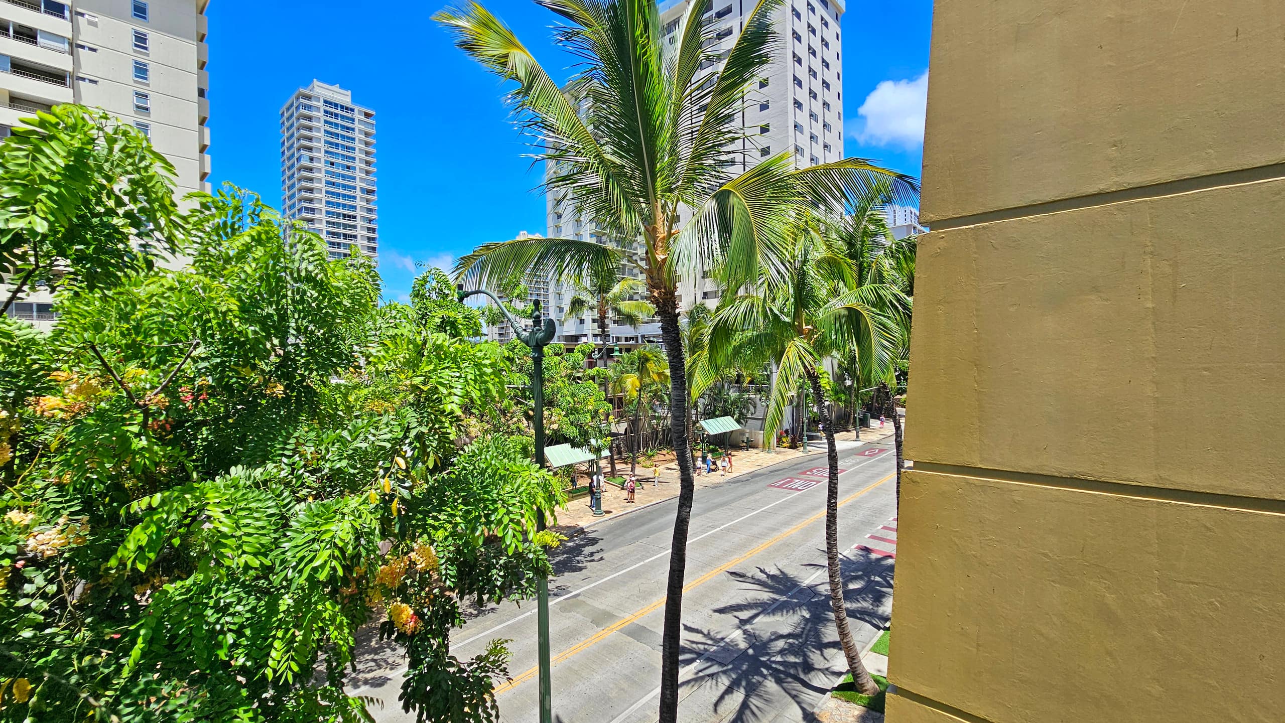 2413 401 Central Waikiki Living for Remote Workers - Image 15