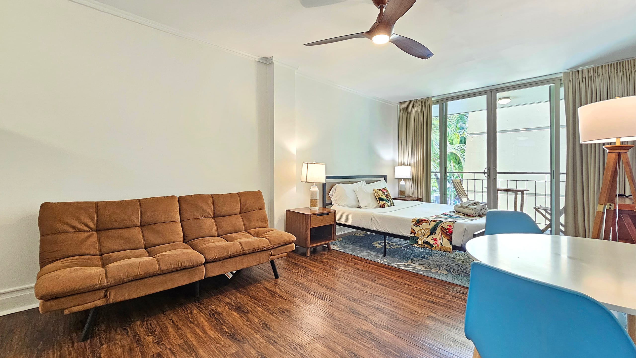 2413 401 Central Waikiki Living for Remote Workers - Image 1