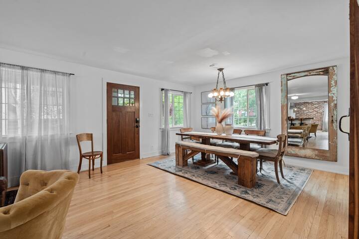 Carriage Home *5 min Drive From Broncos Stadium gallery image 3