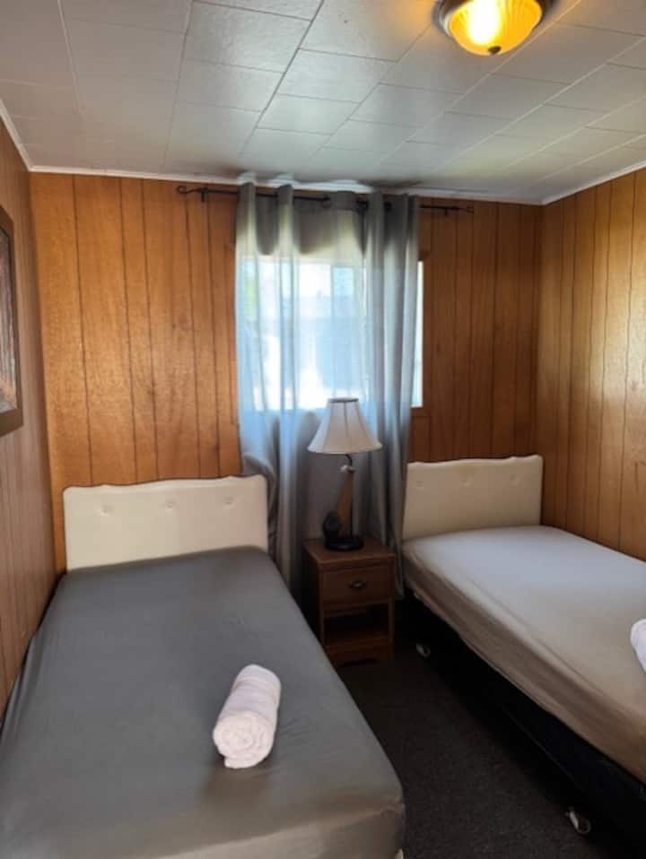 Dhomë gjumi 2