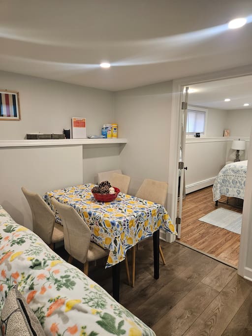 Comfortable cozy 1 bedroom appartment.