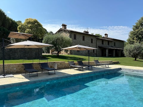 Villa Casanova - Private Pool & Garden in Umbria