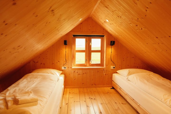 terna cottage by múlafossur; gásadalur, vágar