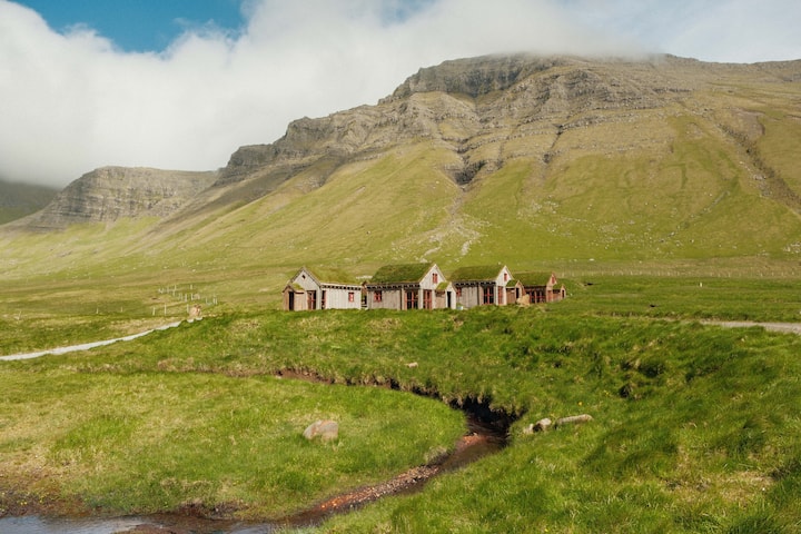 terna cottage by múlafossur; gásadalur, vágar