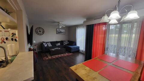 Charming Lake Forest Condo on the Golf Course