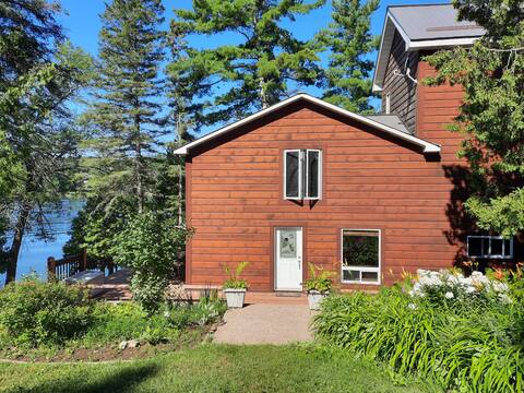 La Grande Ourse, sunny family cottage