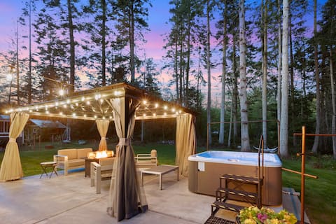 Hot Tub / Private Beach + Pet friendly