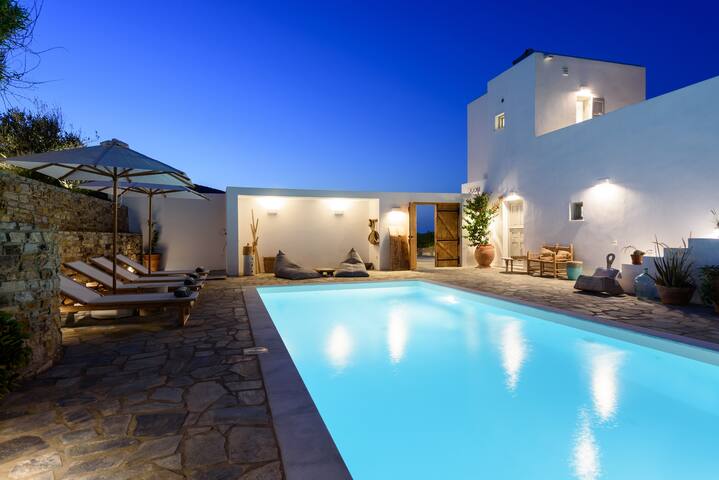Walk to the beach-Villa Nostos Antiparos gallery image 2