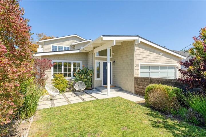 Walk to Capitola- Hot tub gallery image 4