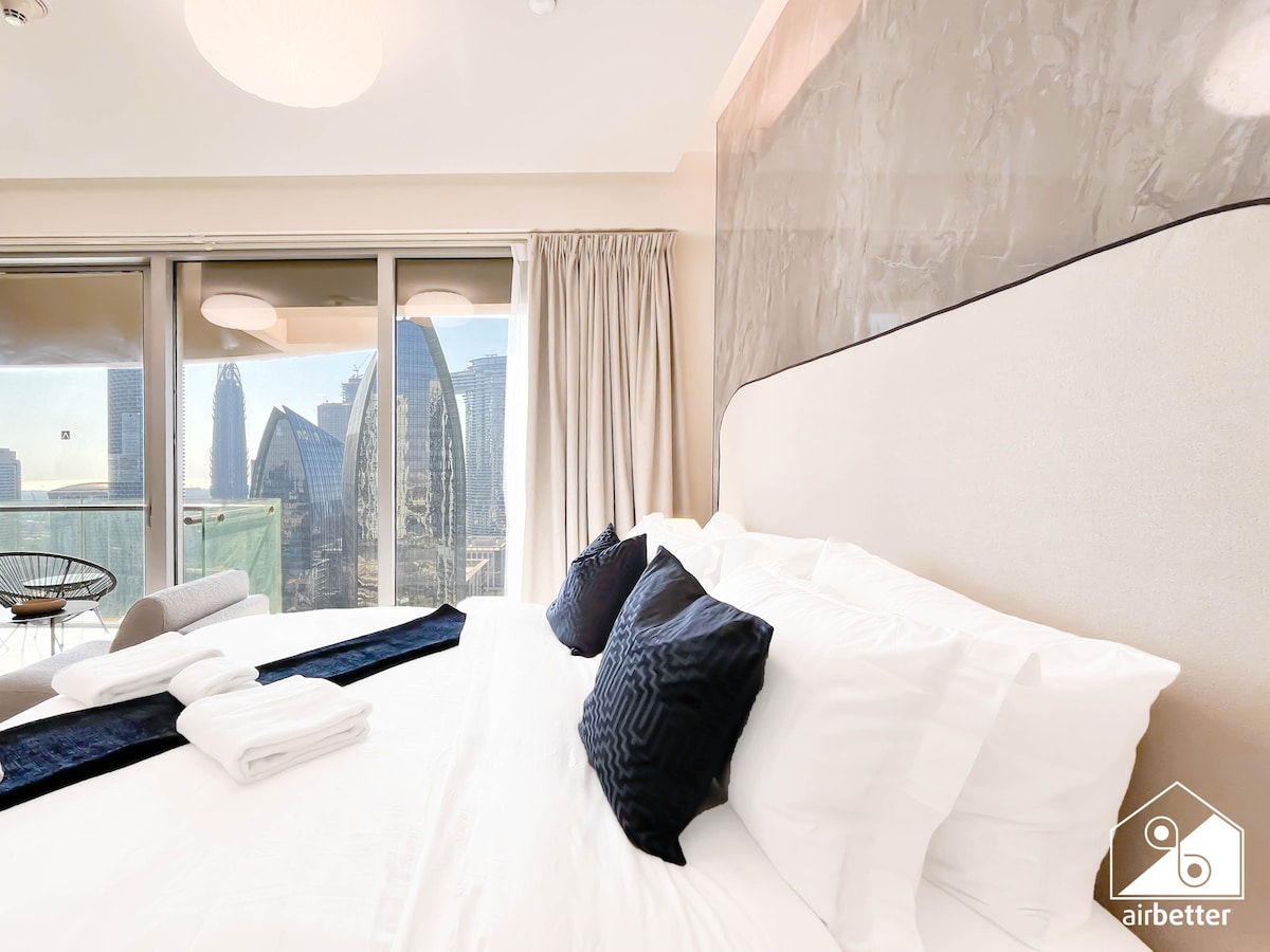Studio Furnished Apartment with Burj Khalifa View · III 3