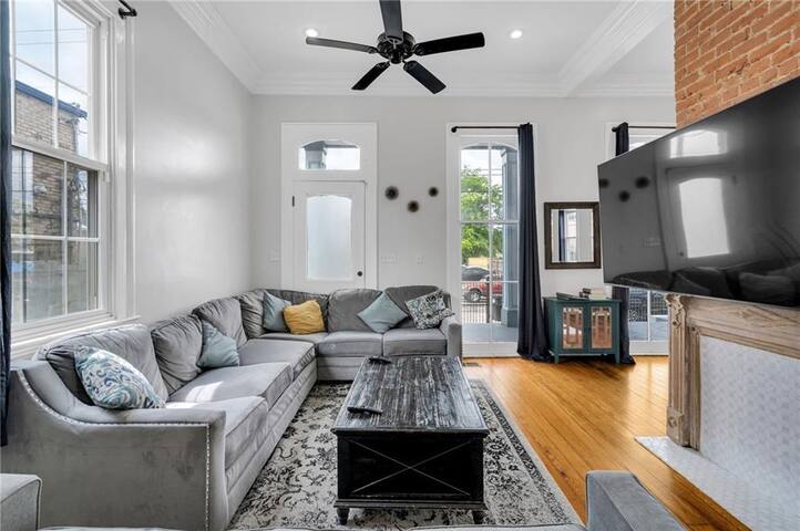 Modern Historic Home near French Quarter gallery image 2