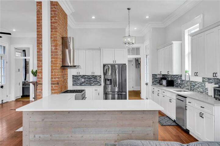 Modern Historic Home near French Quarter gallery image 5