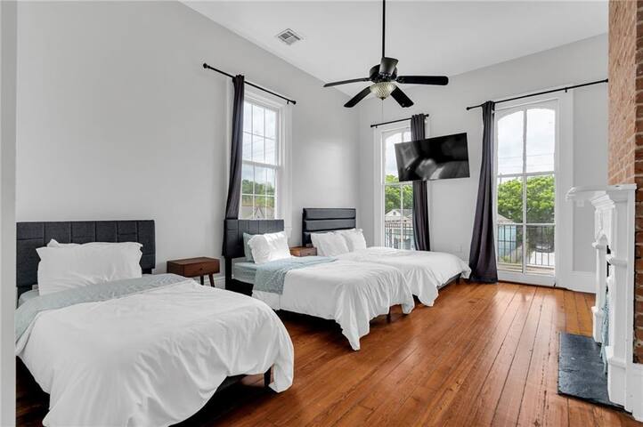 Modern Historic Home near French Quarter gallery image 4