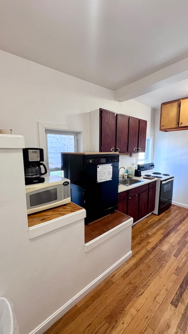 1br Apt, 2nd Floor, Parking, Central Ac - Malden, MA