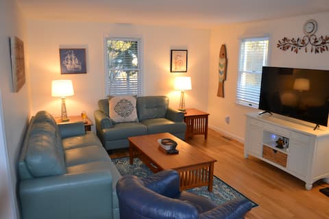 Top performing Airbnb: The Boarding House. Steps from Ice Cream Shop in West Chatham