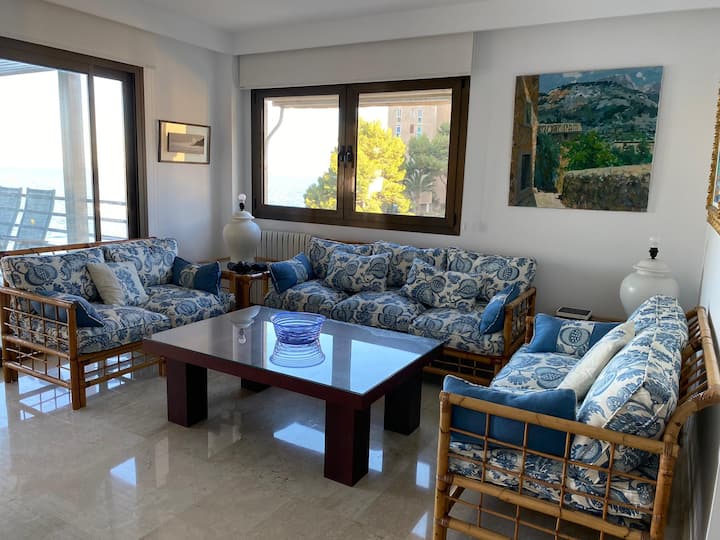 Luxurious Seafront Apartment  (Renovated In 2024) - Magaluf