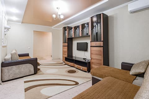 Spacious apartment for a large group in the center