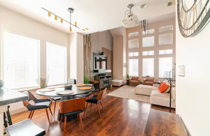 Su Casa Stays managed Airbnb listing 1