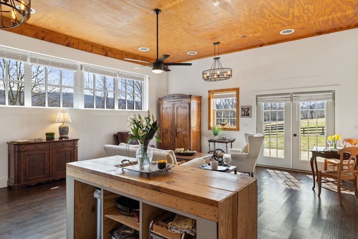 Hunt Country Cottage - Middleburg, VA