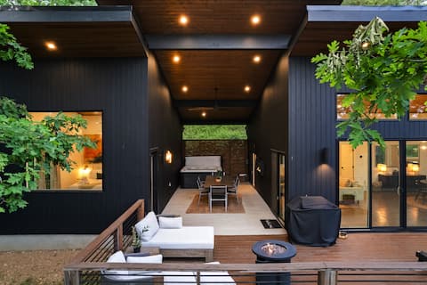 Glass House | Hot Tub | Voted AVL’s Best Luxe Stay