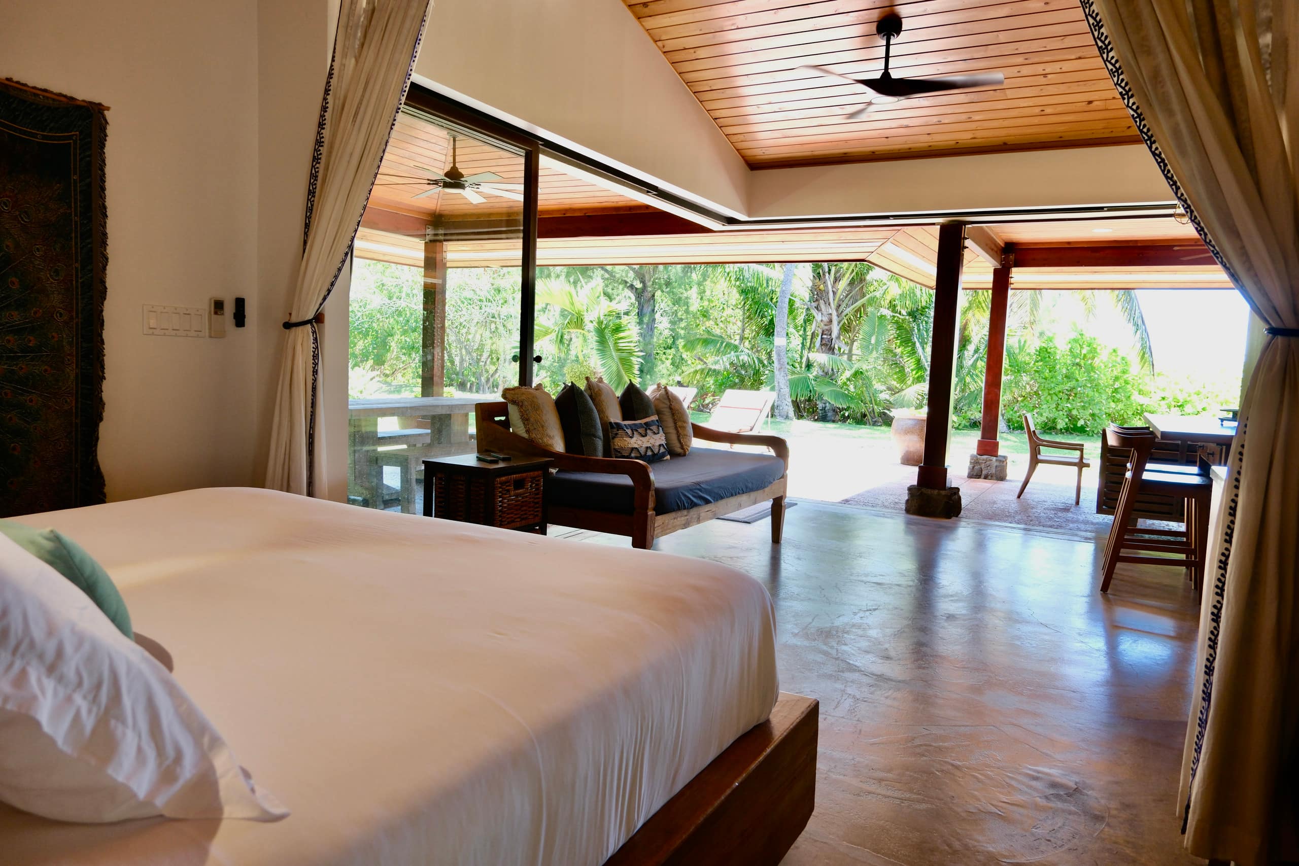 Oceanfront Cottage - 100 Foot Wave Getaways - Photo 23